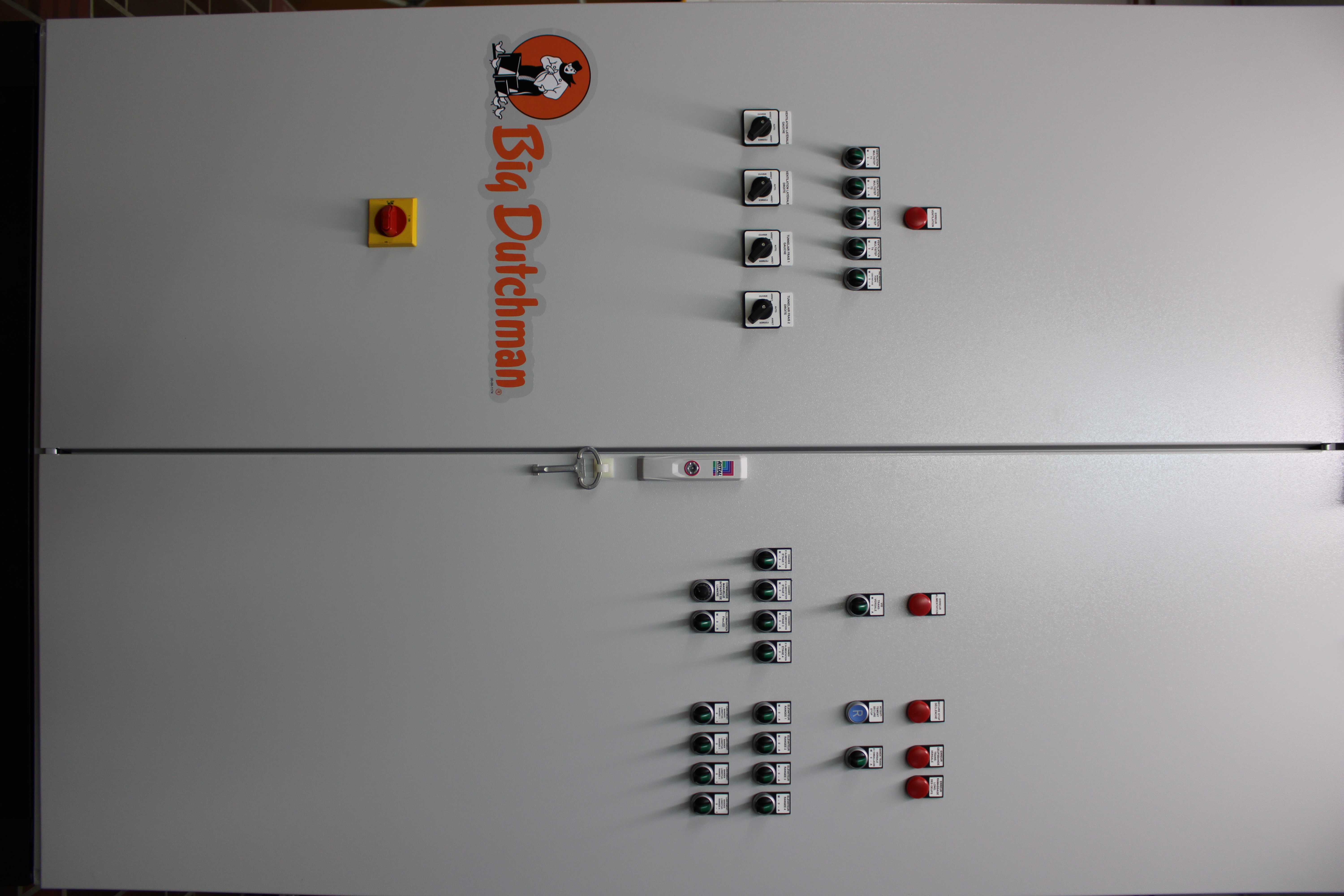 Control cabinet layer house - UV600 4r4t